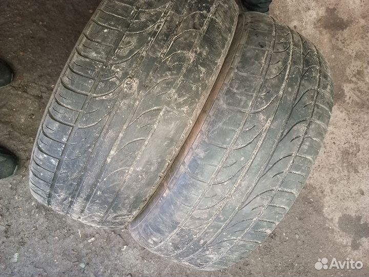 GT Radial Champiro 128 235/60 R16