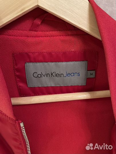 Женский бомбер Calvin Klein M