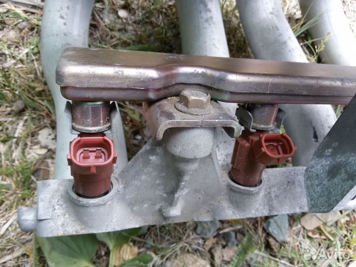 Топливная рампа (рейка) Nissan QG18DE