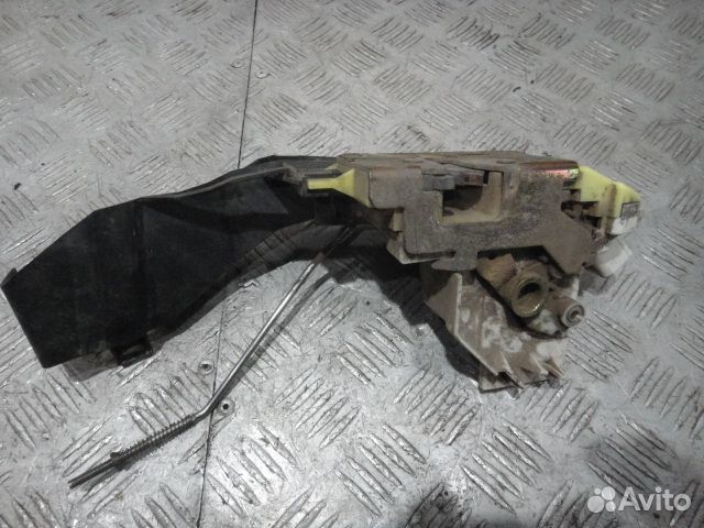 Замок двери Focus 1 (98-04) / Mondeo 3 (00-07) пер R 5 контакта б\у (арт. XS41A21812CF)