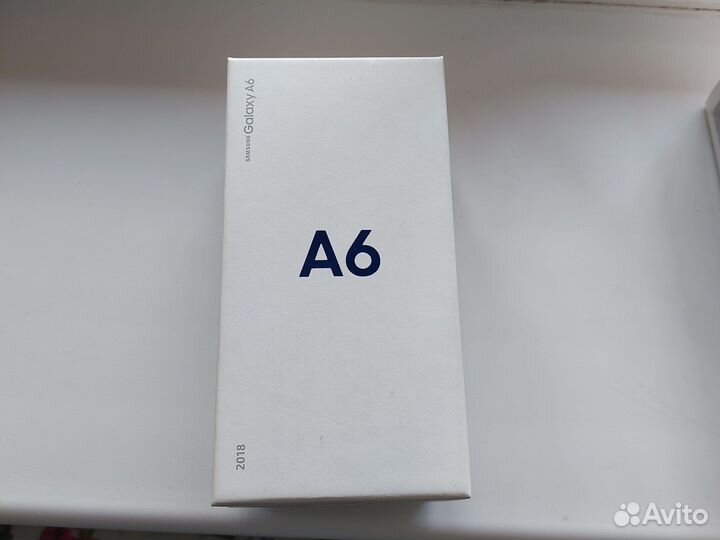 Samsung Galaxy A6, 4/32 ГБ