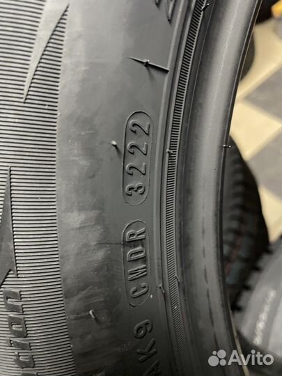 Roadstone Winguard WinSpike SUV 225/55 R18 99T