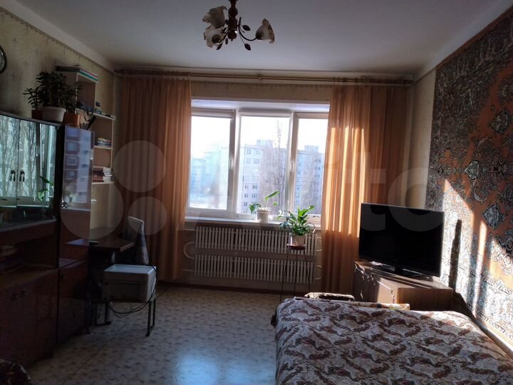 Доля в 3-к. квартире, 65 м², 6/9 эт.