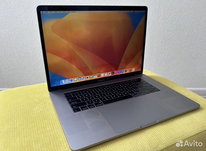 Macbook pro 15 2017 i7 16gb