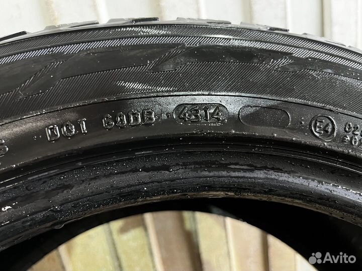 Nokian Tyres Hakkapeliitta R2 245/45 R17