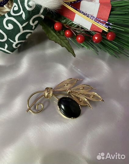 Винтажная Брошь с чёрным кораллом