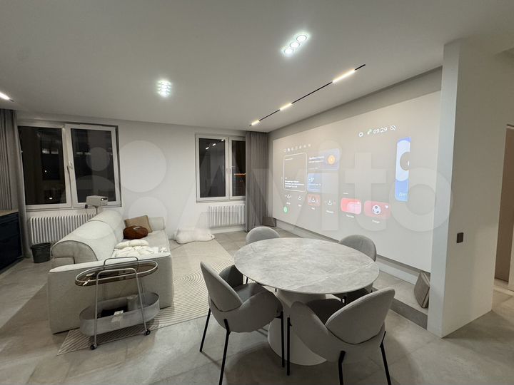 3-к. квартира, 90 м², 13/15 эт.