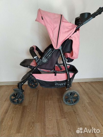 Прогулочная коляска