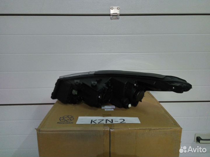 Фара правая Kia Cerato 3