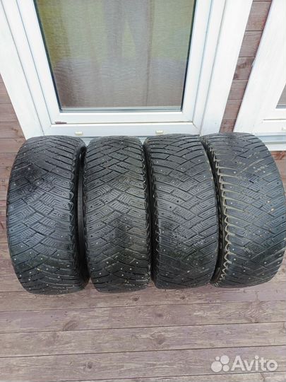 Goodyear UltraGrip 215/55 R17