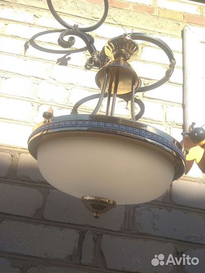 Светильники настенные и люстра