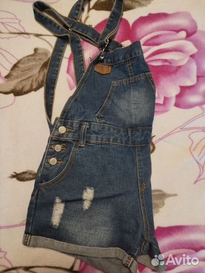 Комбинезон женский джинсовый с шортами