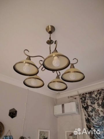 Люстры и светильники