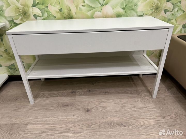 Тумба под телевизор