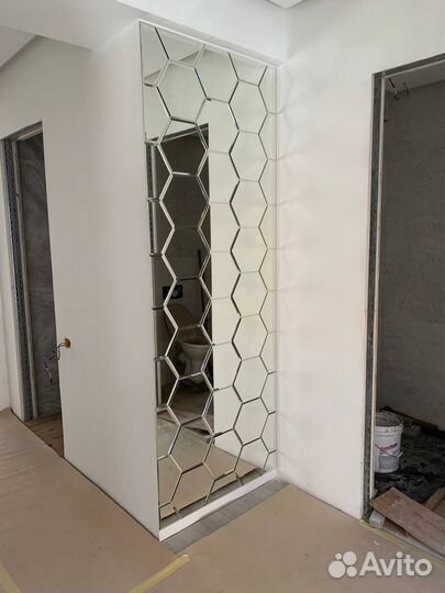 Зеркальное панно на стену