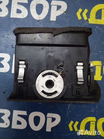 Дефлектор воздуховода левый Opel Astra H