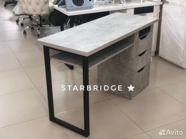 Стол маникюрный с розетками