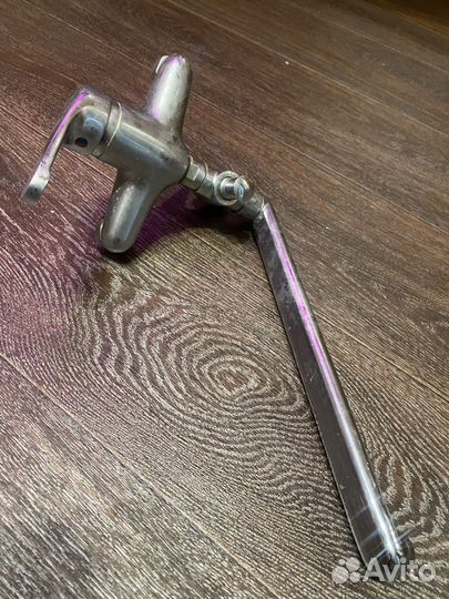 Кран для ванной