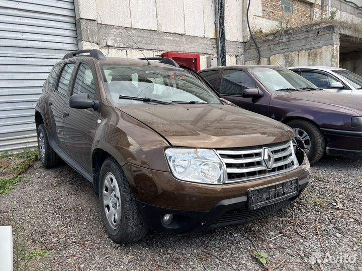 Renault Duster 1.6 МТ, 2012, битый, 150 000 км
