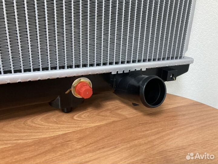 Радиатор охлаждения Тойота Аристо 3.0 97-05