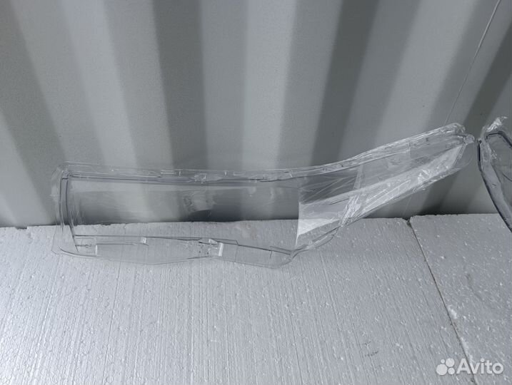 Стекло фары левое / правое Toyota Corolla 12-16