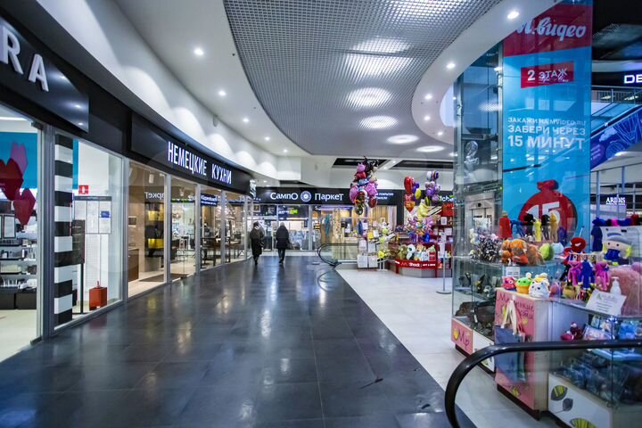 Торговая площадь в ТЦ у входа в гипермаркет 95 м²