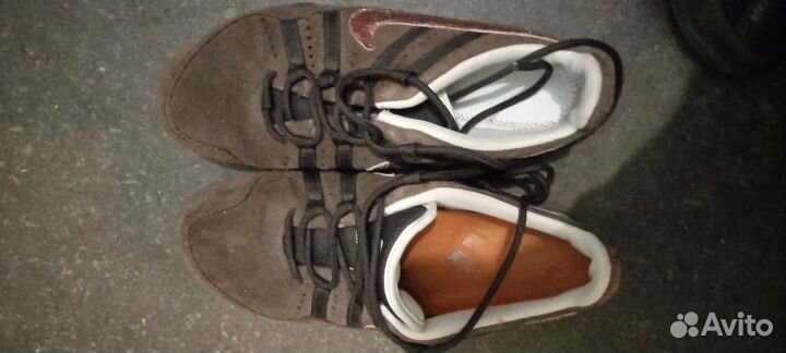 Кроссовки nikeshox женские