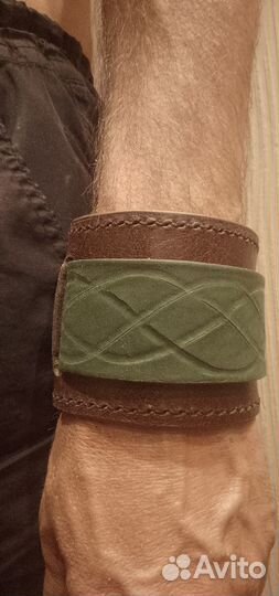 Кожаный браслет