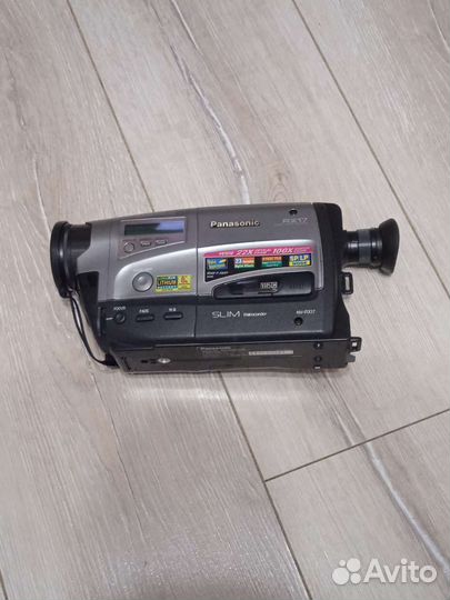 В/камера Panasonic NV-Rx17En (VHS-C). (Б/у.)
