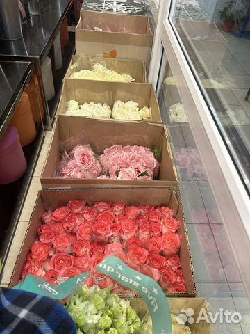 Розы коробками