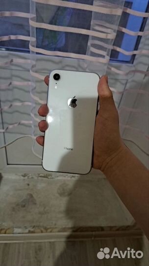 iPhone Xr, 64 ГБ