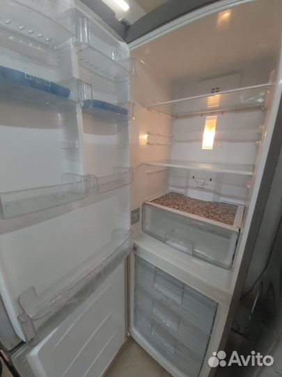 Серебристый холодильник LG NoFrost (190 см) /дд