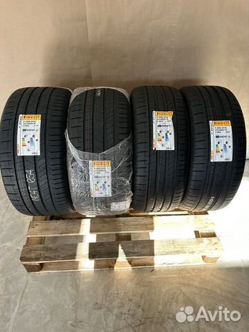 Pirelli P Zero PZ4 275/40 R22 и 315/35 R22 107Y