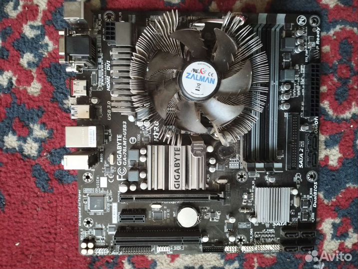 Материнская плата с процессором