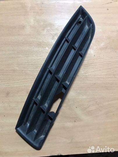 Решетка бампера VW Passat B6 левая