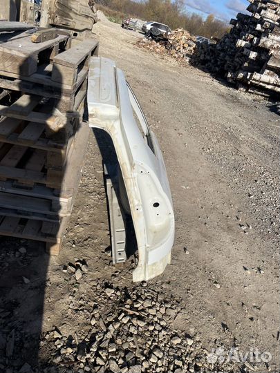 Задняя Правая четверть приора универсал