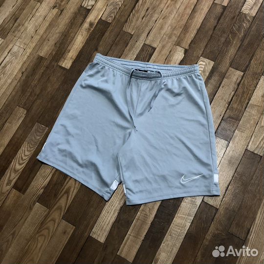 Лёгкие нежно-голубые шорты Nike M оригинал