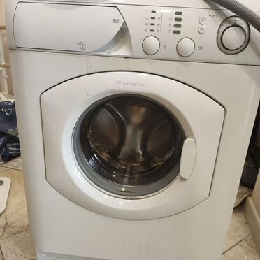 Стиральная машина Ariston Avsl 85