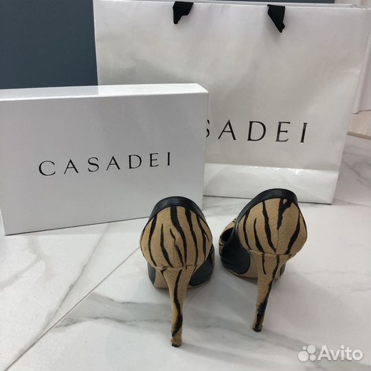 Женские туфли casadei