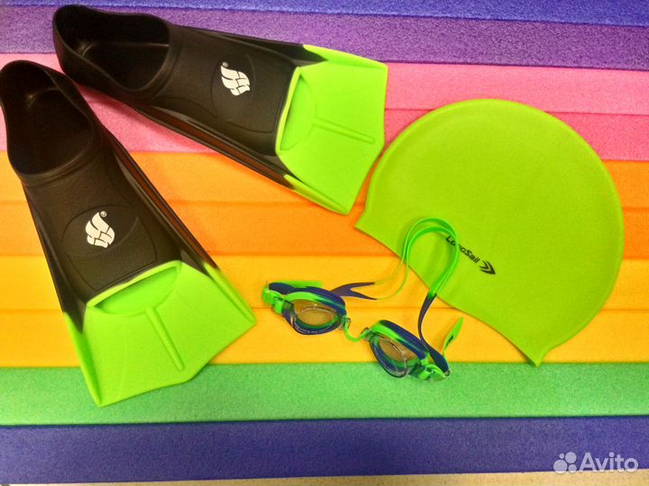 Ласты,очки,шапочки и доски для плавания,бассейн