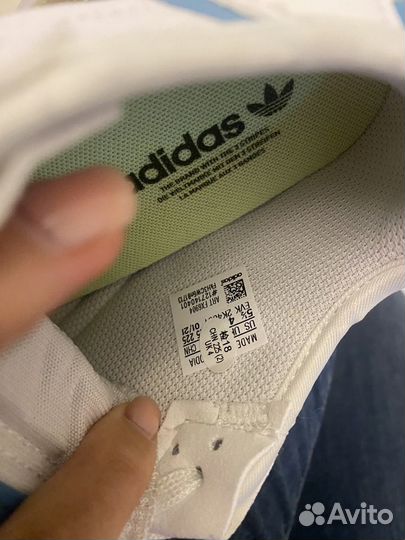 Кроссовки adidas унисекс новые