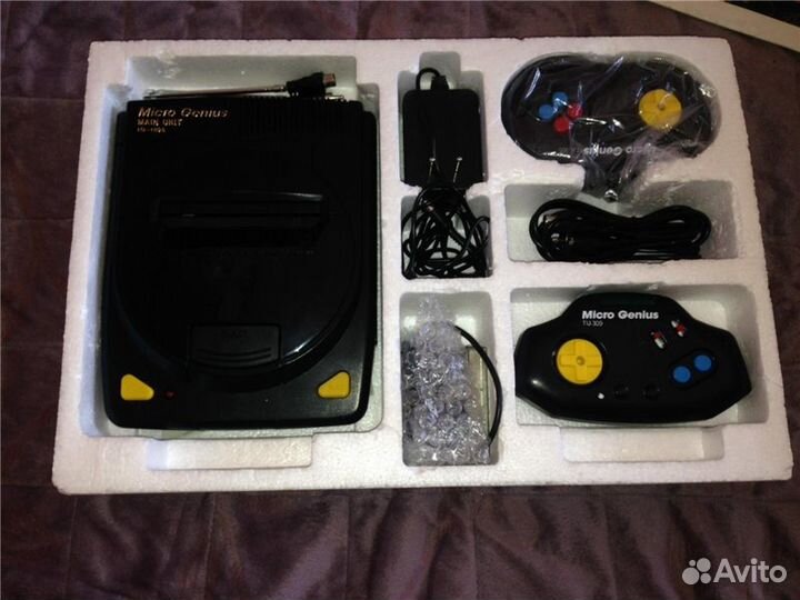 Игровая приставка MicroGenius IQ-1000 + контроллер