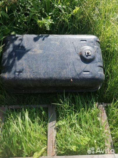 Топливный бак на грузовик