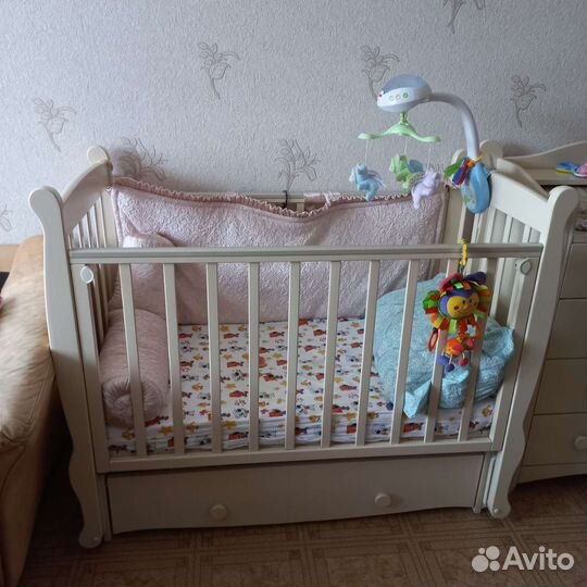 Детская кроватка 