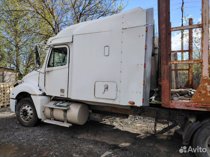 Freightliner Columbia, 2002