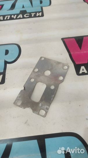 Кронштейн (крепление) Ford Mustang 6 S550 рест