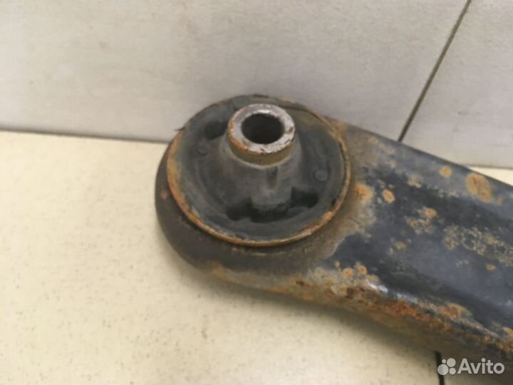 Рычаг передний правый V5 2013