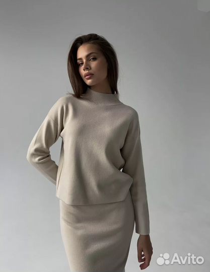 Костюм с юбкой трикотажный