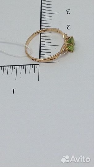 Золотое кольцо с фианитом 17р