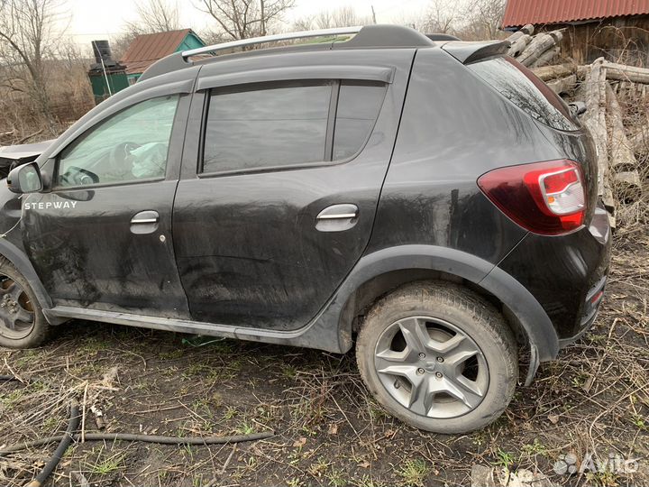 В разборе Renault Stepway 2